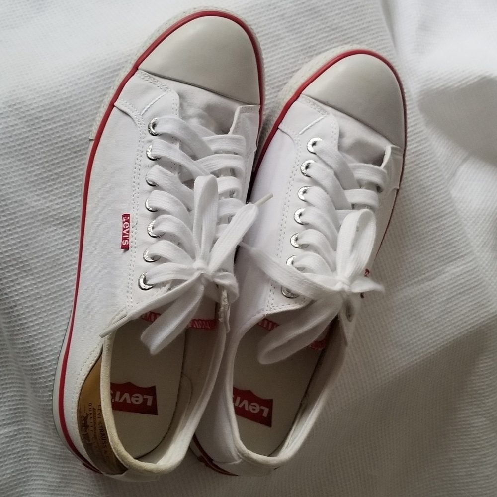 Levi Canvas Sneakers